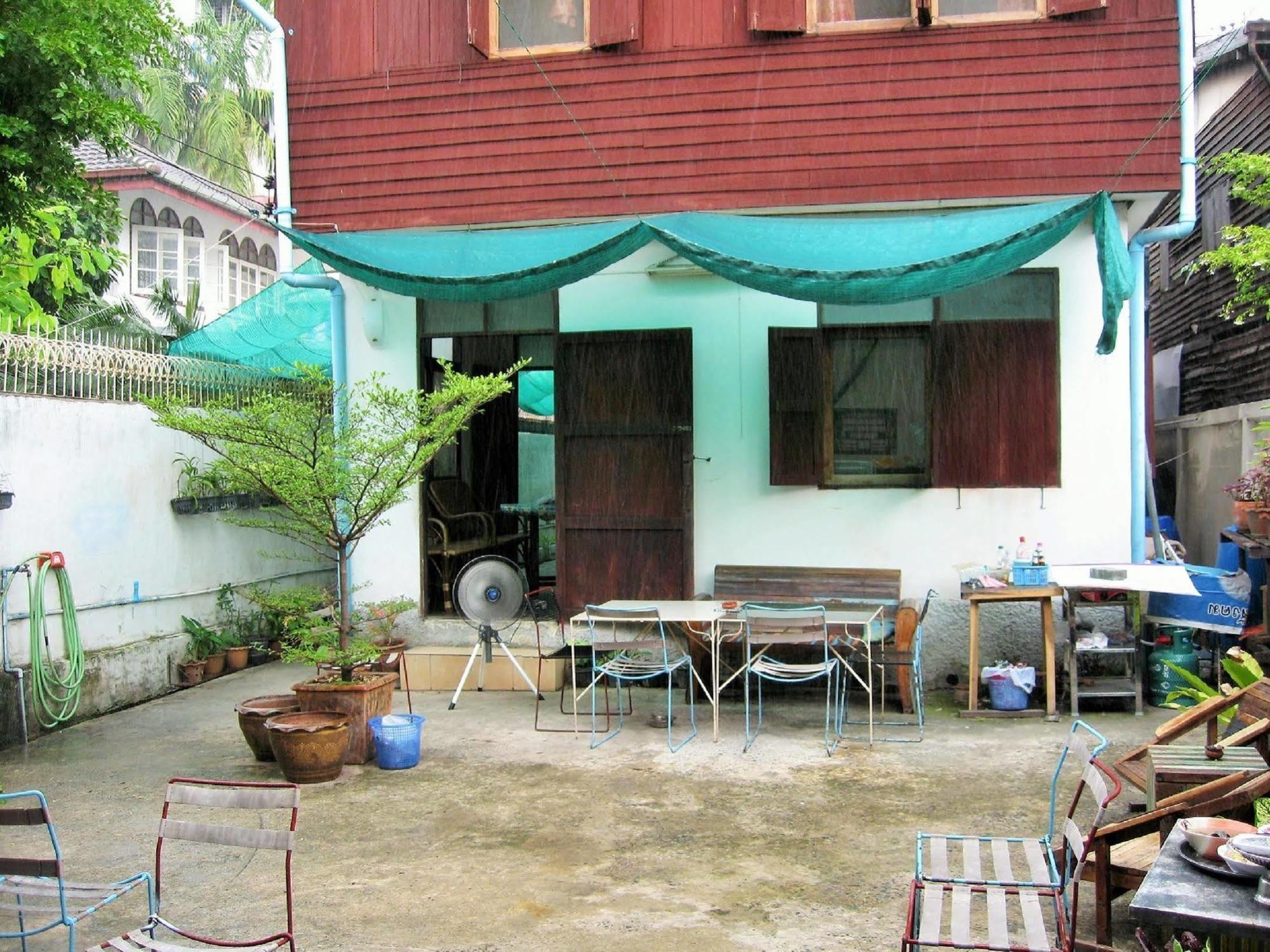 Bluefin Guesthouse Bangkok Exterior photo